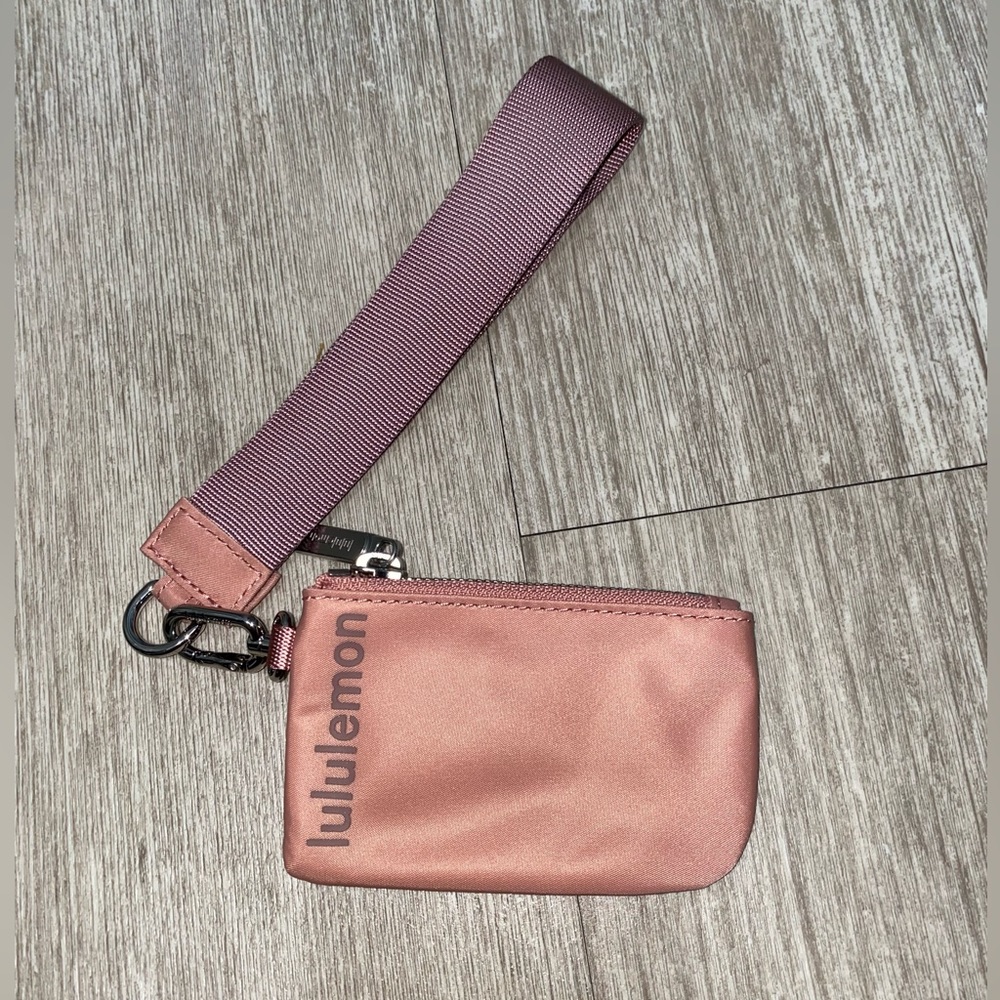 Lululemon Wristlet Pouch in Rose